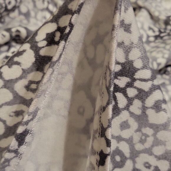 Tacera Animal Print Tunic Sweater Size XL Corded Sleeves - Picture 8 of 9